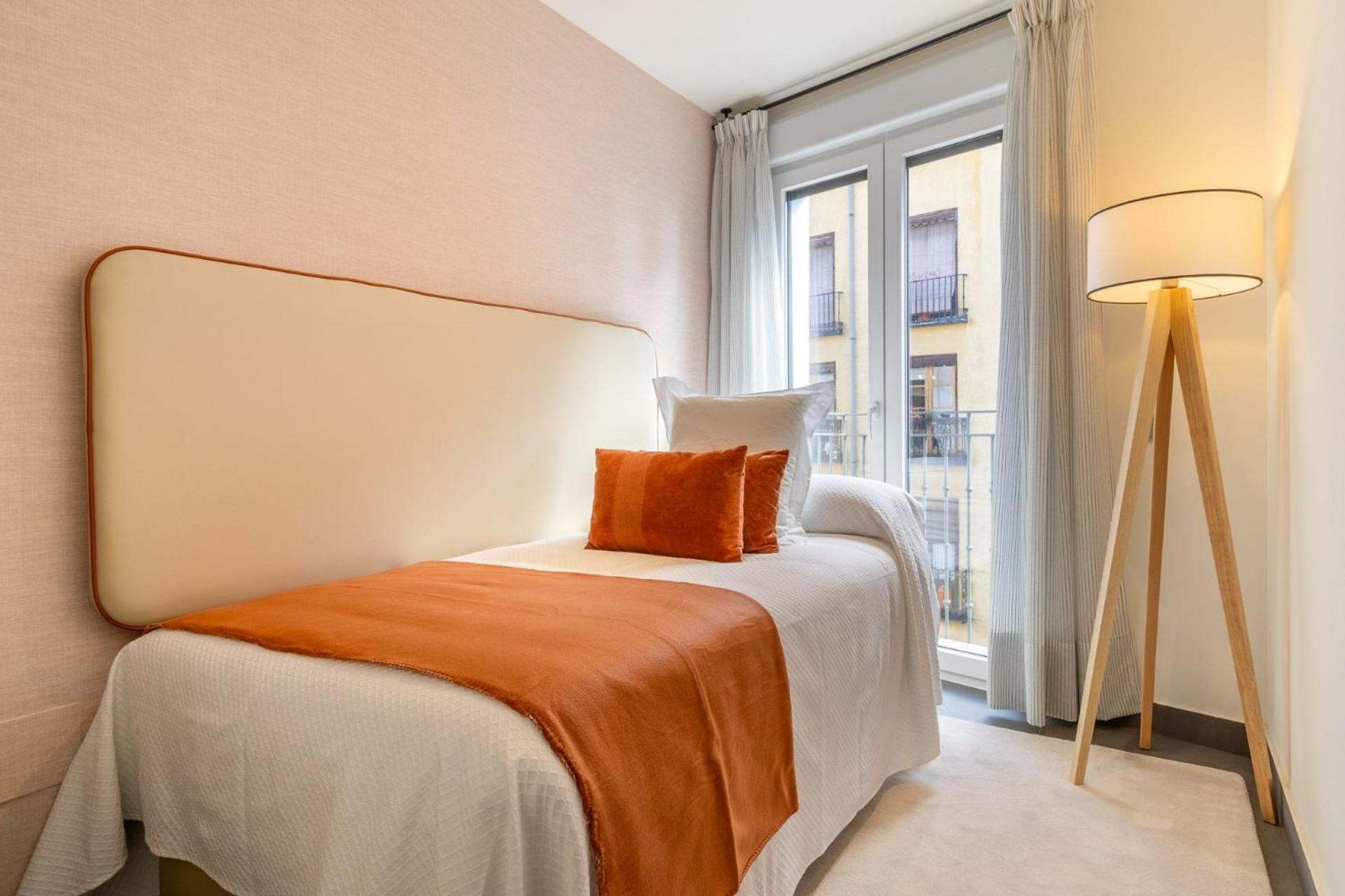 Appartement Authentic La Latina Getaway Just Steps From Iconic Rastro Latina Toledo X Madrid